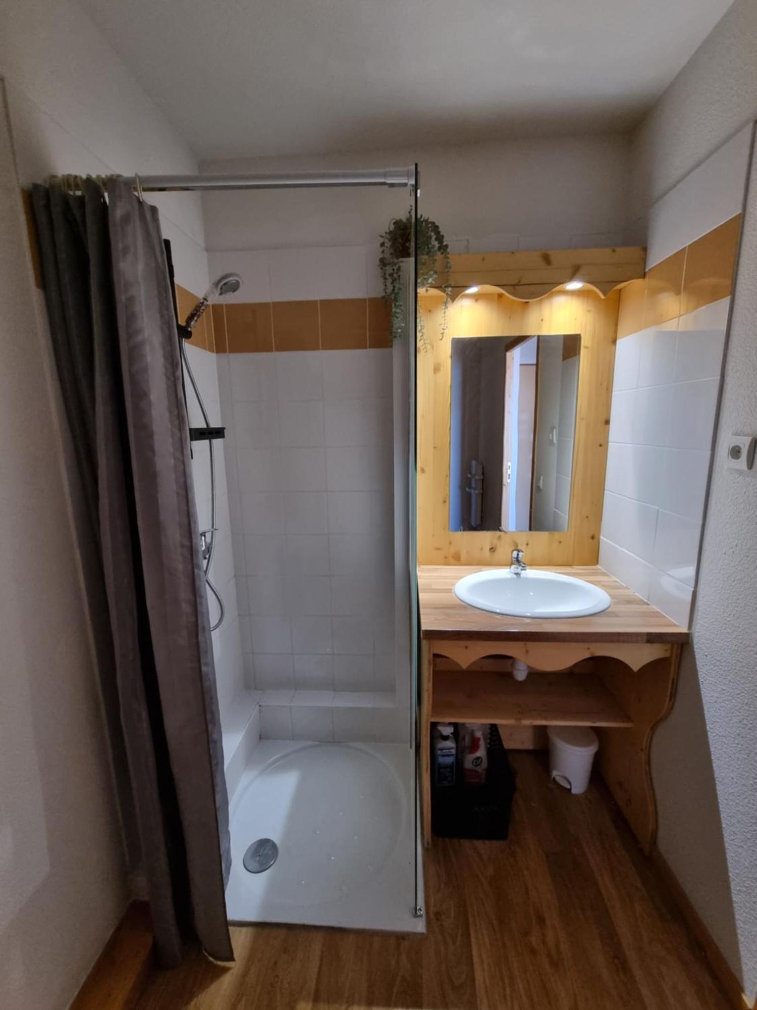 Appartement 4 Personnes 32M2 Au Pied Des Pistes- Wifi- Balcon Sud- Chamrousse 1650 Bagian luar foto