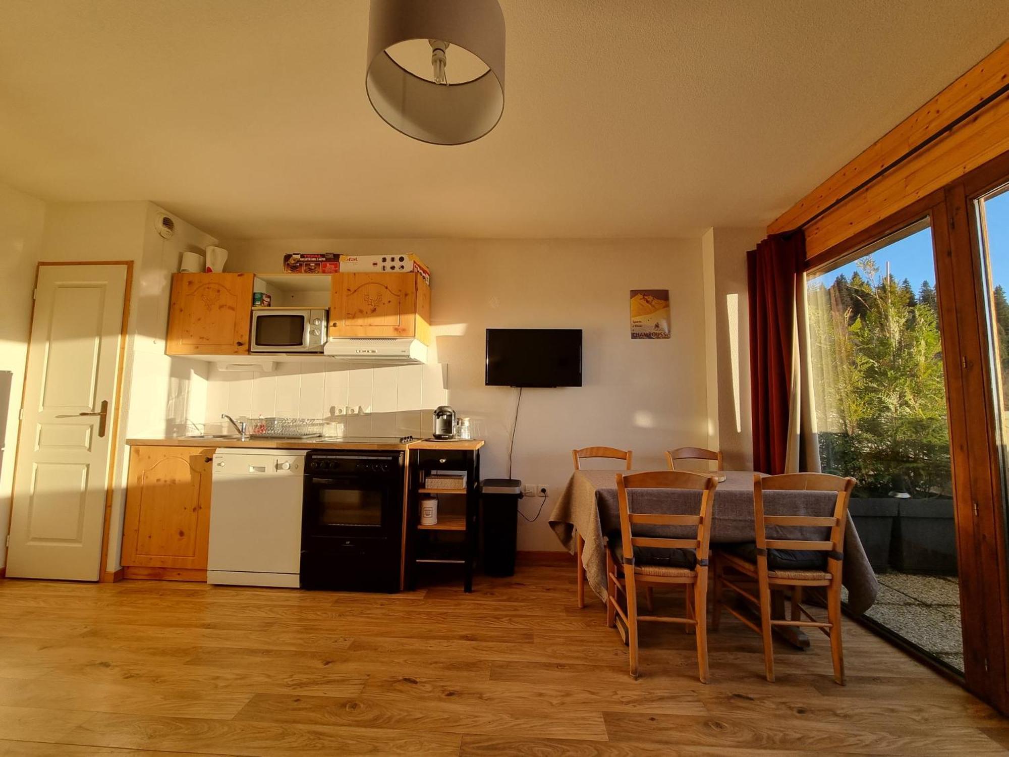Appartement 4 Personnes 32M2 Au Pied Des Pistes- Wifi- Balcon Sud- Chamrousse 1650 Bagian luar foto